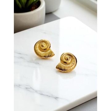 Brincos Concha Dourados – A Elegância do Oceano