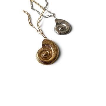 Colar Amonite Dourado aço