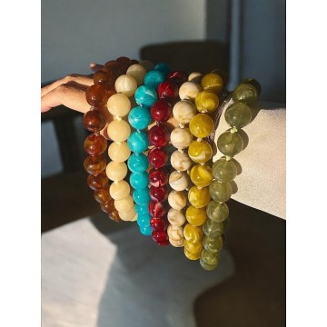 COLAR BOLAS EM RESINA – VÁRIAS CORES 	•	Bolas em resina