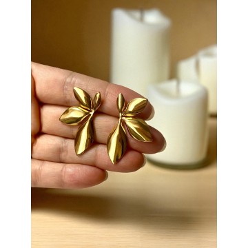 BRINCOS FOLHAS DOURADAS AÇO