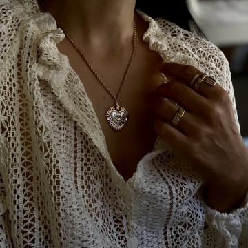 COLAR SAGRADO OLHO DIVINO – MADREPÉROLA E AÇO DOURADO