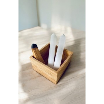 BASTÃO DE SELENITE 🕊️  BASTÃO DE SELENITE O bastão de Selenite é o gu