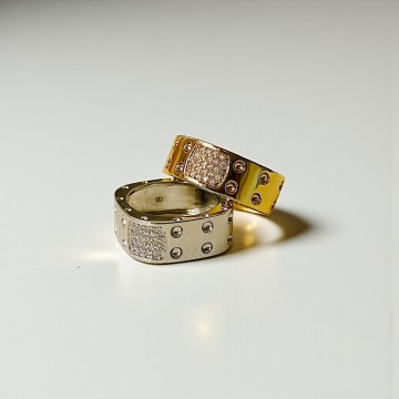 SQUARE RINGS   Brilho, ousadia num design moderno e sofisticado.