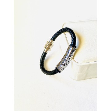 Leather and stainless steel bracelet