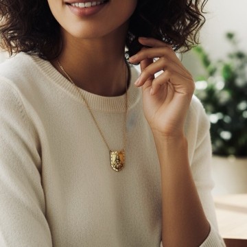 ESCAPULÁRIOS RELIGIOSOS – AÇO INOXIDÁVEL  Os escapulários da Lizyara