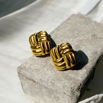 BRINCOS VINTAGE EM AÇO DOURADO