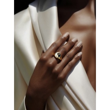Ring yin yang