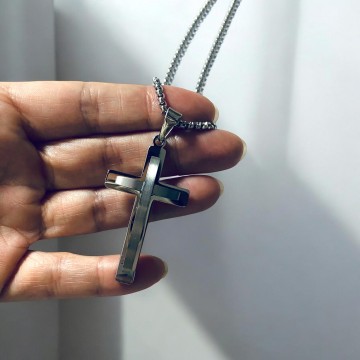 COLAR CRUCIFIXO – AÇO INOXIDÁVEL PRATEADO